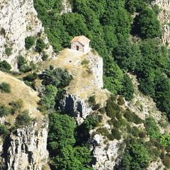 Flugwegposition um 12:28:14: Aufgenommen in der Nähe von Département Alpes-de-Haute-Provence, Frankreich in 1704 Meter